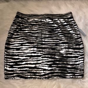 NWT Forever 21 Plus Short Skirt Black/Silver sz 1x